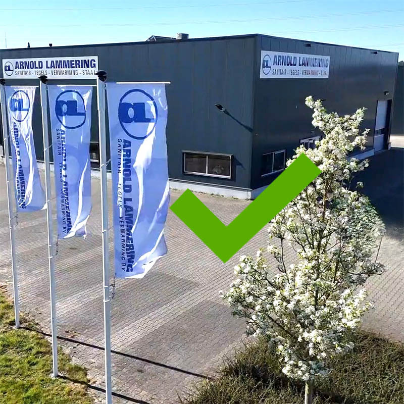 Hoe hang ik mijn baniervlag op de juiste manier aan mijn baniermast?