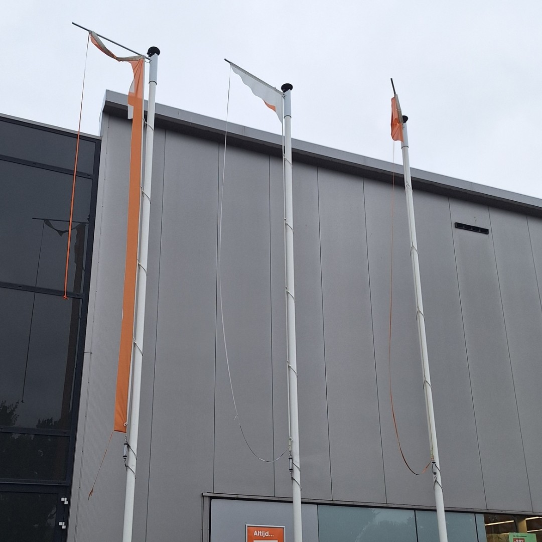 Hoe vaak moet je een vlag vervangen? 7 signalen dat het tijd is voor een nieuwe vlag
